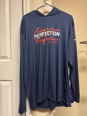 Staccato Navy Blue Hooded Long-Sleeve Shirt with Red & White Graphic